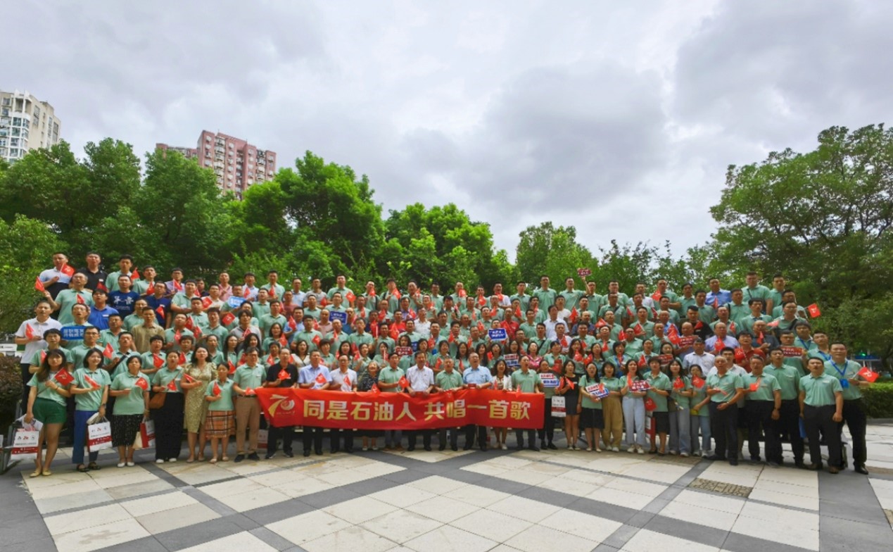 会后前.jpg